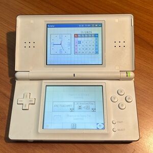 Nintendo DS lite